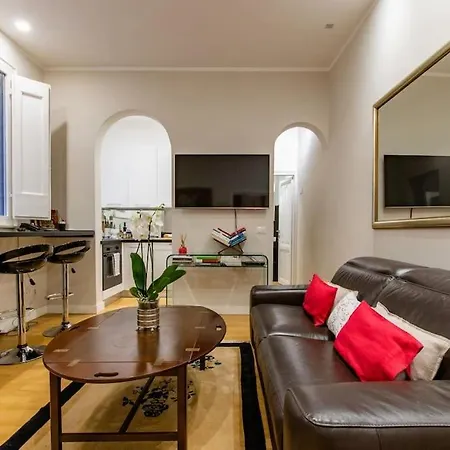 Historic With Terraces Apartment